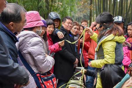 說明: 參訪國際竹藝城,并體驗竹編傳統工藝