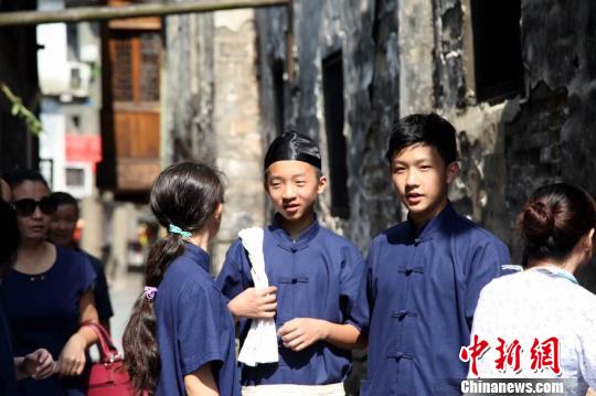 兩岸婚姻家庭子女從“小伙計(jì)”蛻變“大掌柜”