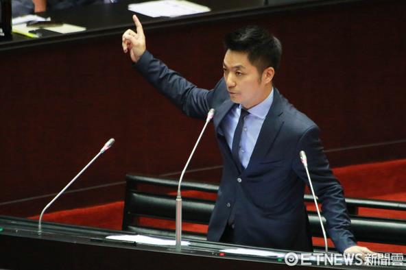 每月工作336小時積假出境游？ 網友酸：22k能去哪 醫院or太平間？