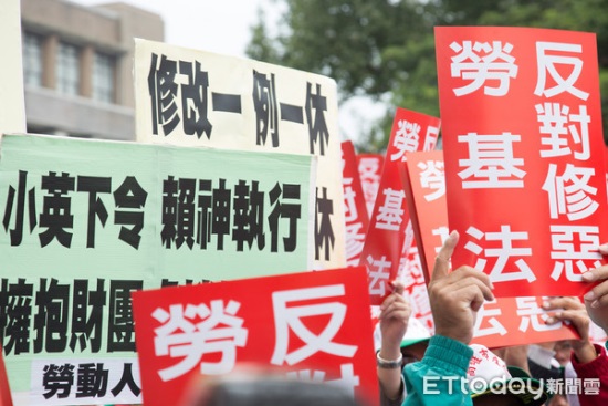 每月工作336小時積假出境游？ 網友酸：22k能去哪 醫院or太平間？