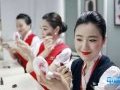 網友吐槽深航空姐彩新妝容太驚悚