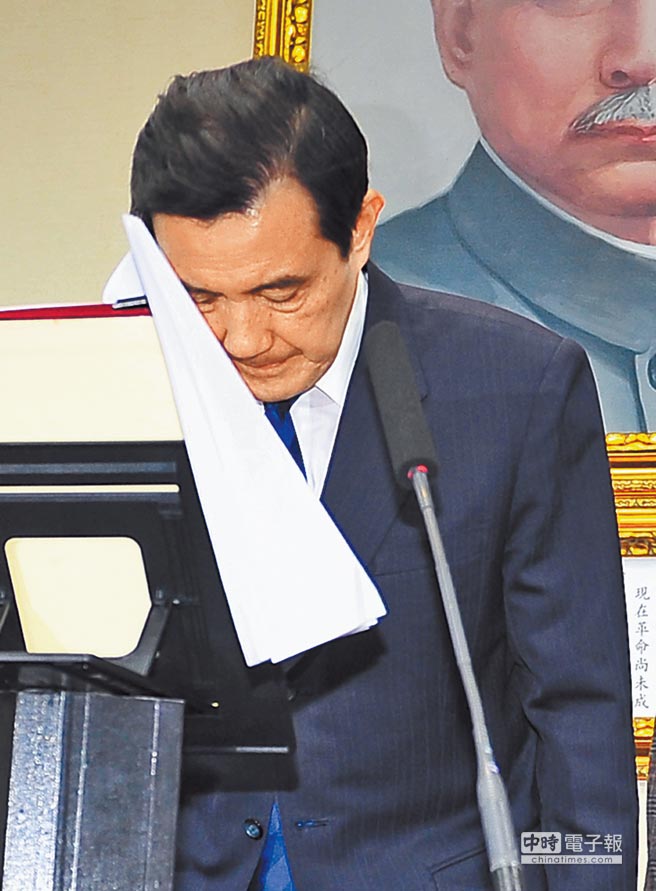 國(guó)民黨“立委”吳育升認(rèn)為，造成目前國(guó)民黨幾乎無(wú)人接班的窘境，問(wèn)題就出在馬英九的用人哲學(xué)