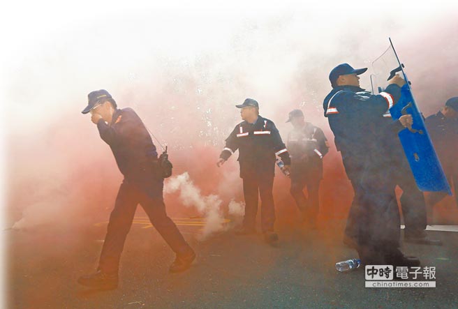 民進黨選后跳票民眾爆表 臺媒：該痛醒的是蔡英文