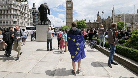 英外交大臣:英脫歐不是退出歐洲 望深化英法關系